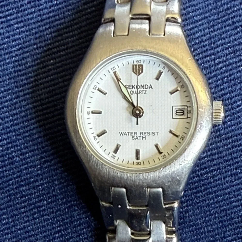 Women's Silver Quartz Watch